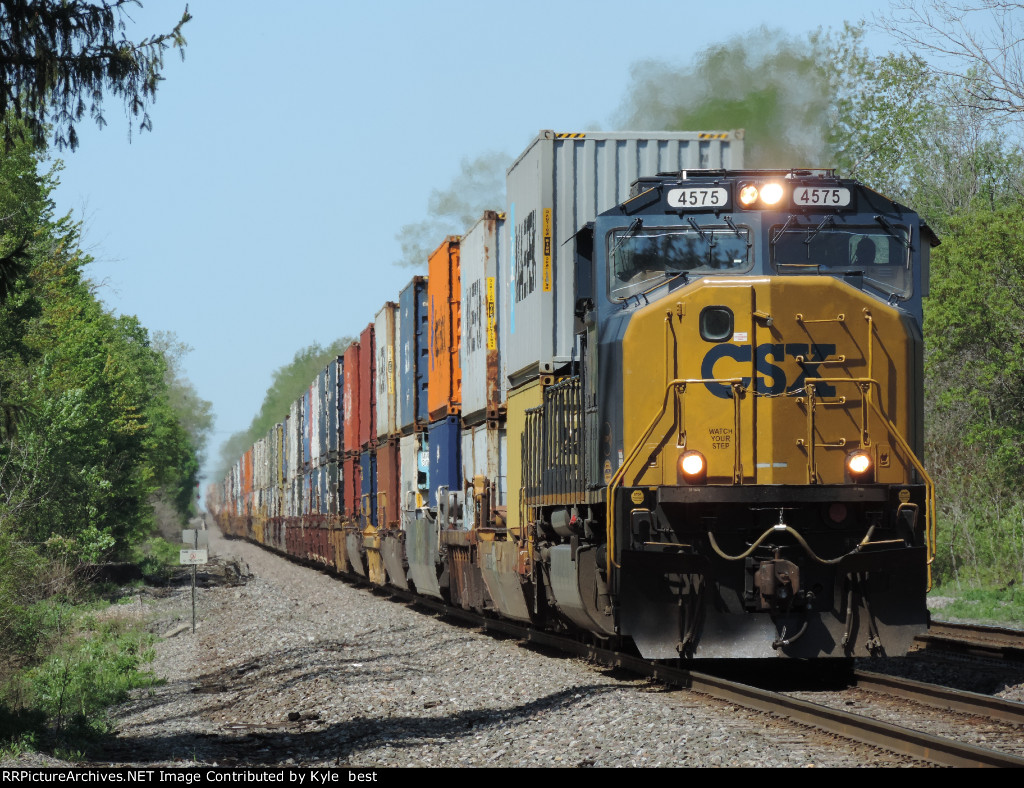 CSX 4575 on I004